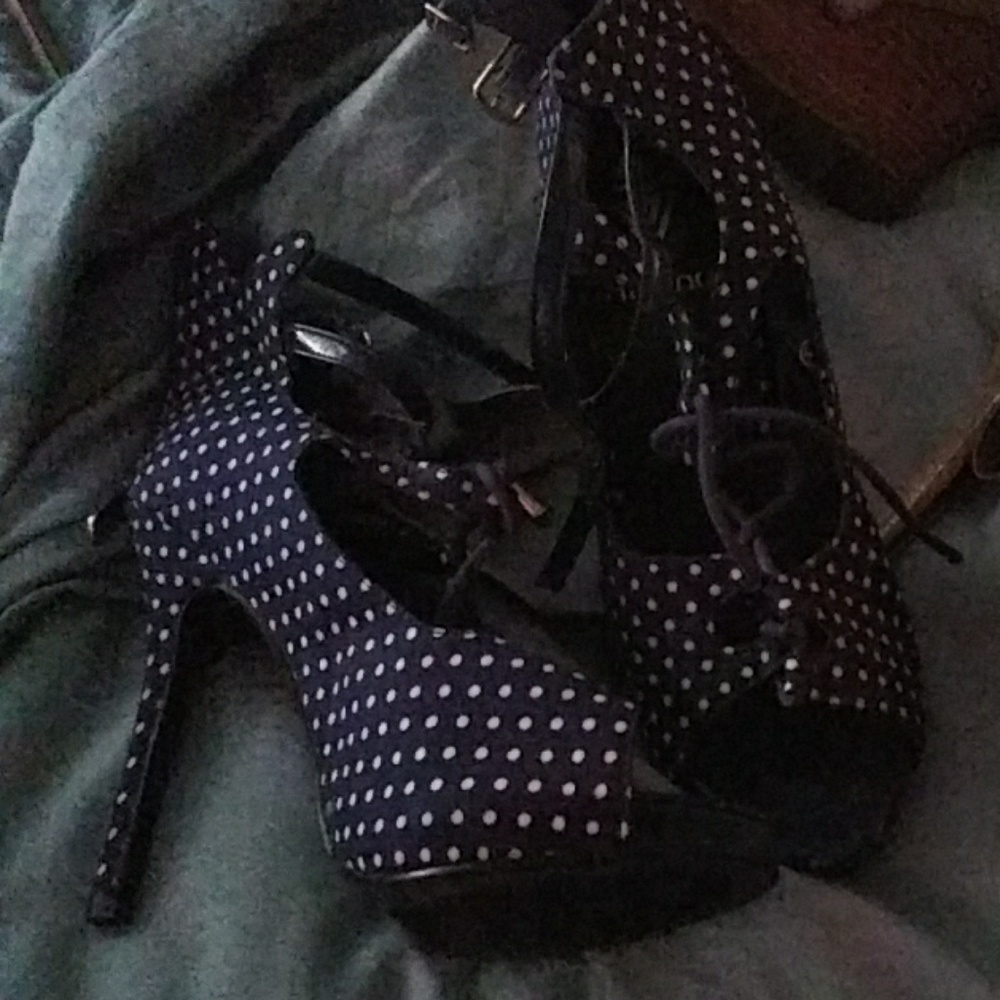 Pokeadots heels